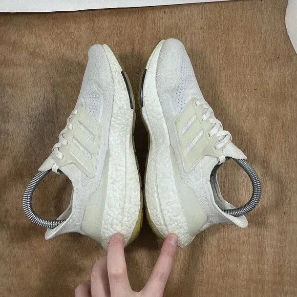 Adidas Ultraboost 21 Primeknit White Cream Womens Size 6 Running Shoes FX7730 - Picture 6 of 9